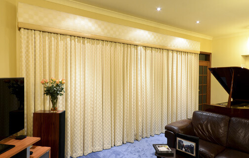 Pelmets, Swags & Curtain Tails